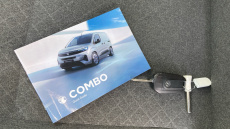 Vauxhall Combo Life 100kW Design XL 52kWh 5dr Auto [7 Seat] Electric Estate